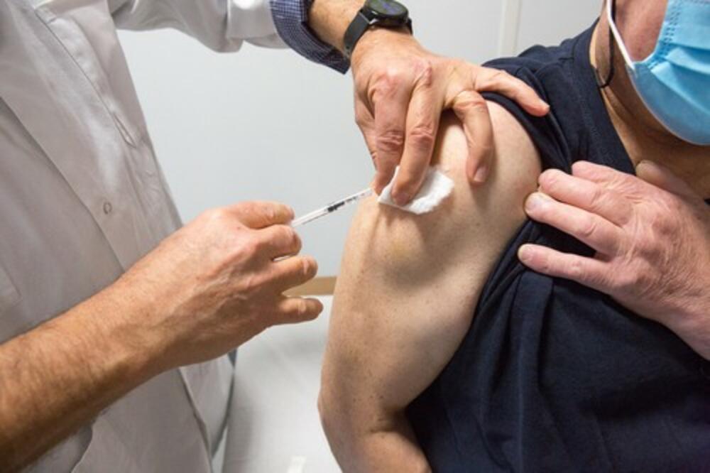 POČELA MASOVNA VAKCINACIJA U CRNOJ GORI: Stigle prve doze Fajzer vakcina!