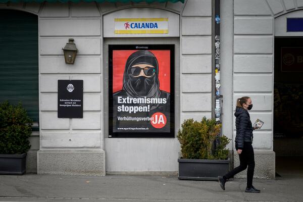 REFERENDUMSKE PROJEKCIJE: Švajcarci će podržati zabranu nošenja nikaba i burki!
