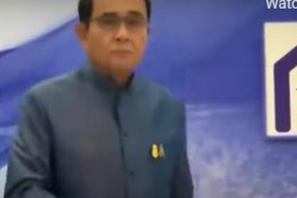 KAKVA DEZINFEKCIJA?! Tajladnski premijer poprskao novinare, kada je čuo pitanje! (VIDEO)