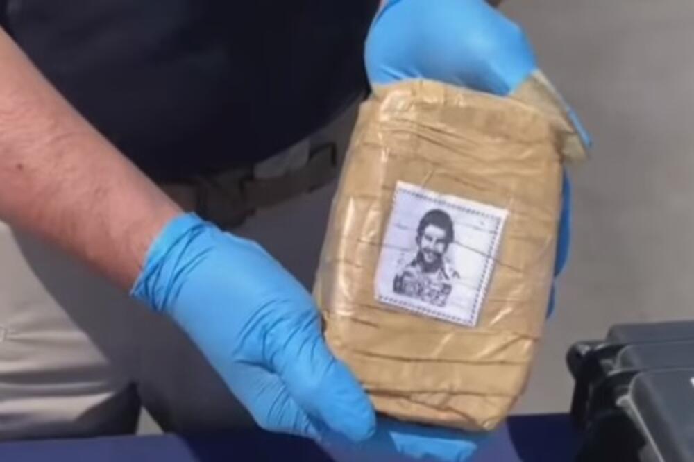 POLICIJA ZAPLENILA TRI TONE DROGE U ČILEU: Na paketima lik najvećeg NARKO BOSA!