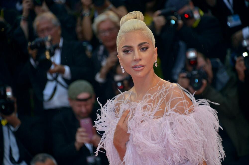 UVEK GLAMUROZNA I SVOJA: Lejdi Gaga na listi najbolje obučenih žena na svetu! (FOTO)