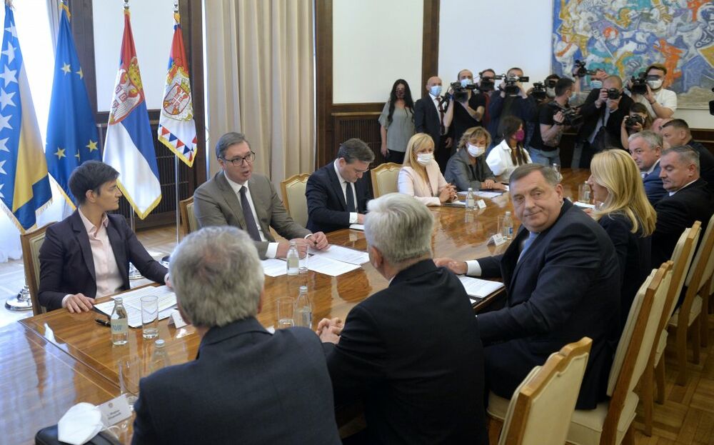 Sastanak delegacije RS sa predsednikom Aleksandrom Vučićem