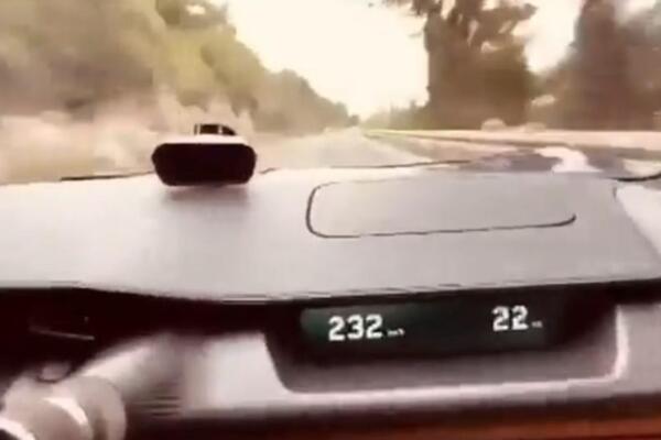 NAJBRŽI ELEKTRIČNI AUTOMOBIL NA SVETU U PUNOM SJAJU: "Neverom" jurio 230 kilometara na sat! (VIDEO)
