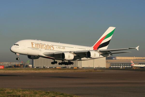 EMIRATI BANKROTIRALI: Gubici avio-kompanije iz Dubaija blizu 5 MILIJARDI EVRA!