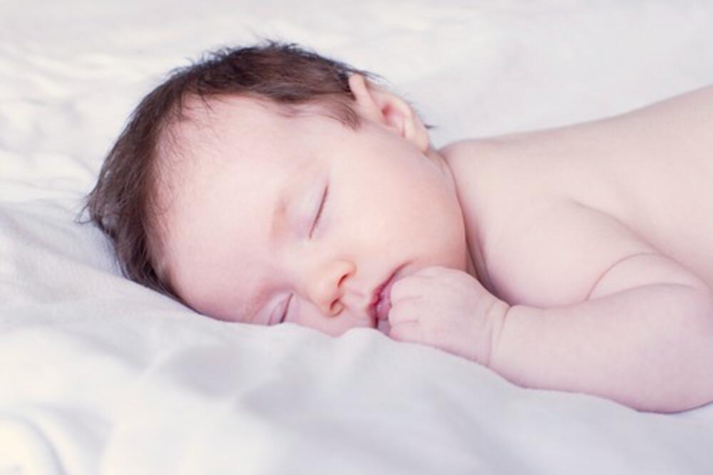 OBIČAJ DARIVANJA NA BABINE: Evo šta treba odneti na POKLON kako bi dete bilo živo i zdravo
