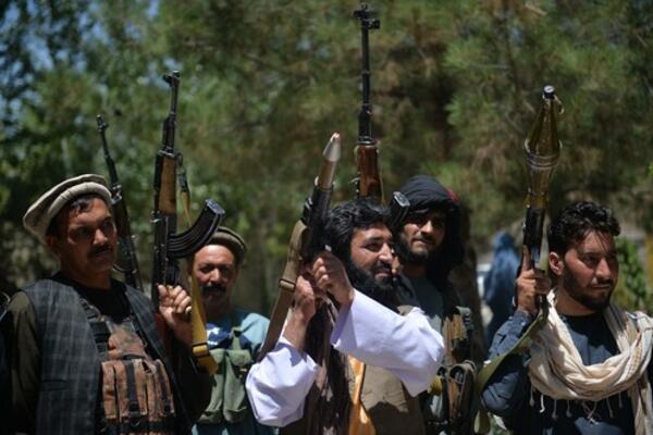 NOVO UPOZORENJE TALIBANA: "Ne skraćujte brade, bićete surovo kažnjeni"!