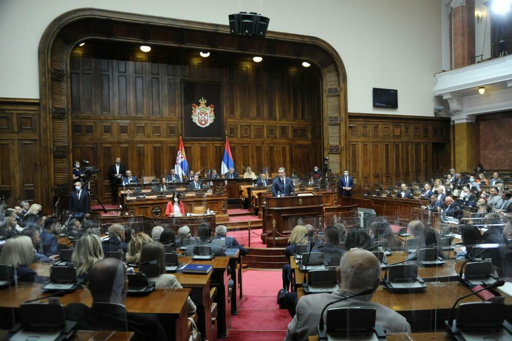 Skupština Srbije danas o novčanoj pomoći mladima