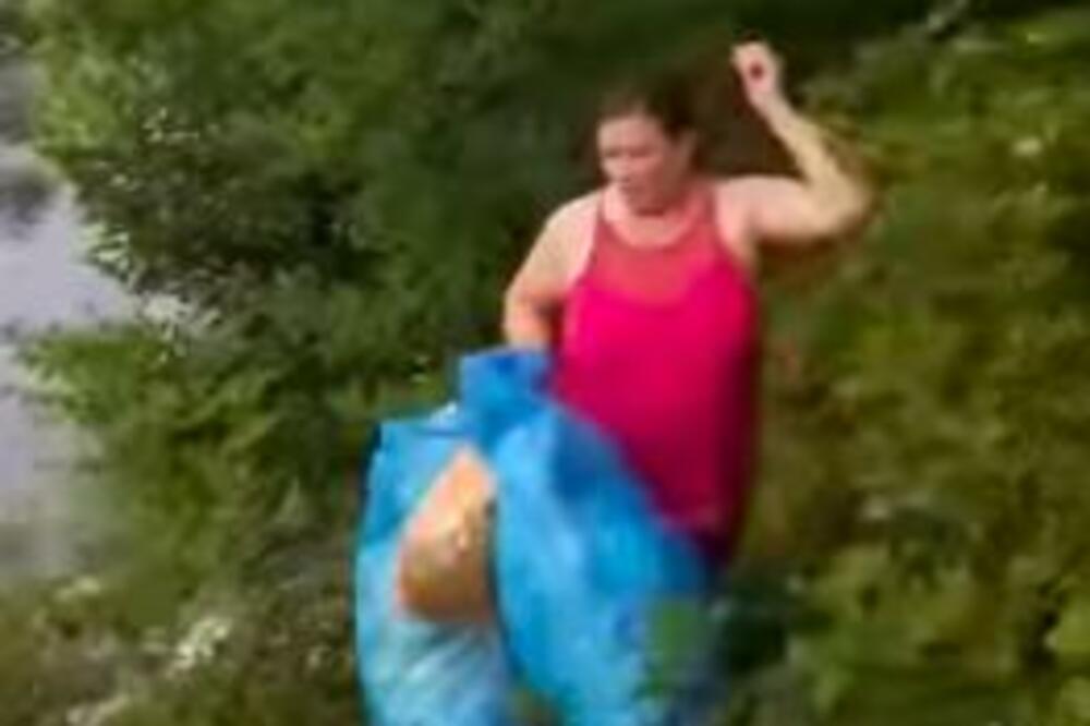 NAUČIO IH JE LEKCIJU: Naterao ljude iz dijaspore je da pokupe smeće koje su bacili u reku! (VIDEO)