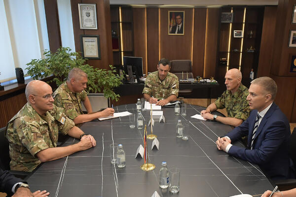 Ministar Stefanović razgovarao sa komandantom Nacionalne garde Kipra