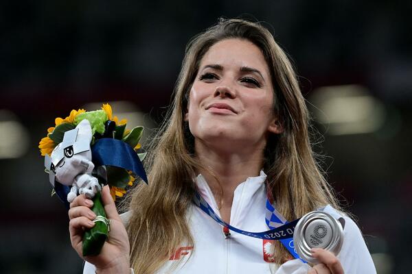 ODUŠEVILA PLANETU HUMANIM GESTOM: Poljakinja prodala medalju sa Olimpijskih igara (FOTO)