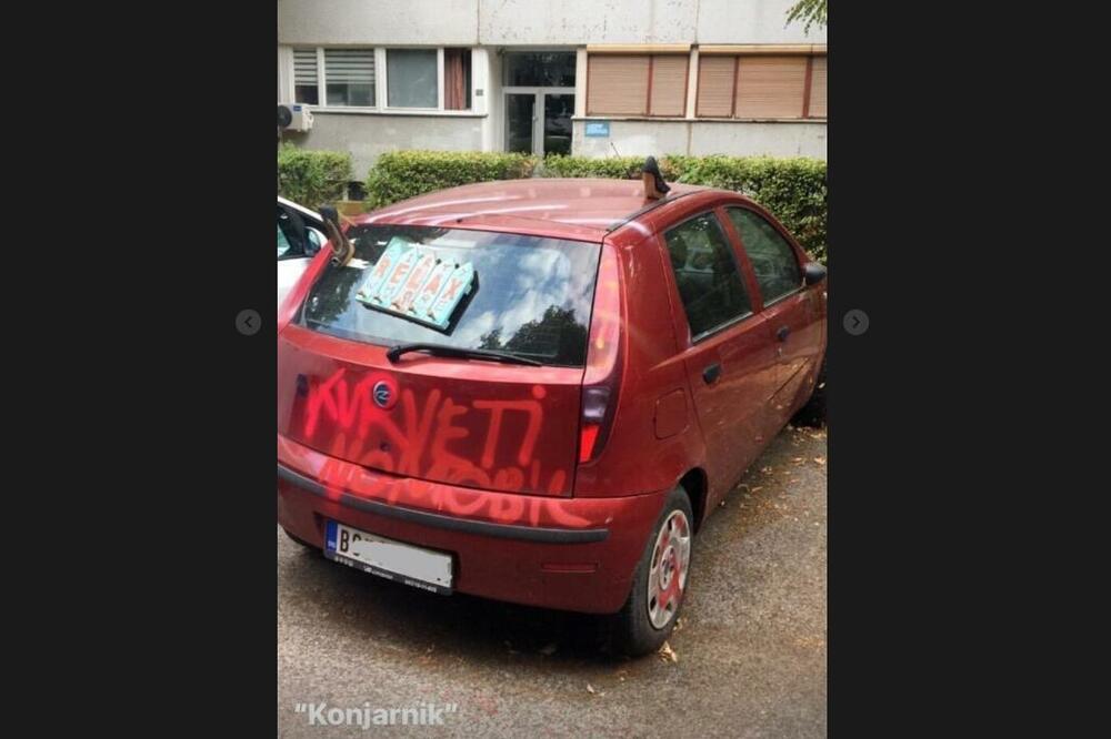 PRIZOR KOJI JE ZAPREPASTIO BEOGRAĐANE: Na ovom auto neko se GADNO OSVETIO, crvenom bojom napisana GROZOTA! (FOTO)
