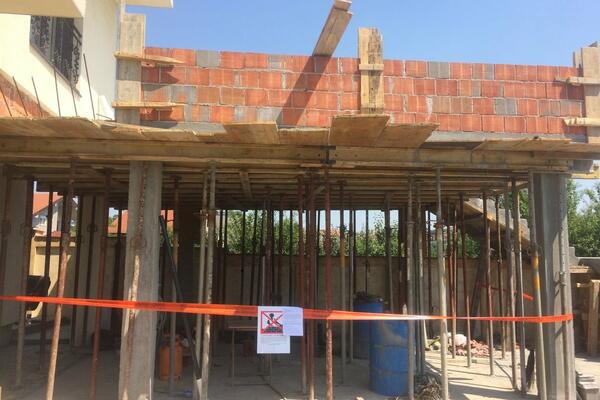 Građevinska inspekcija zatvorila gradilište u Malom Mokrom Lugu (FOTO)