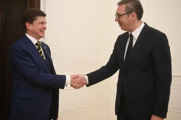 Vučić se sastao sa predsednikom Parlamenta Kraljevine Švedske Andreasom Norlenom!