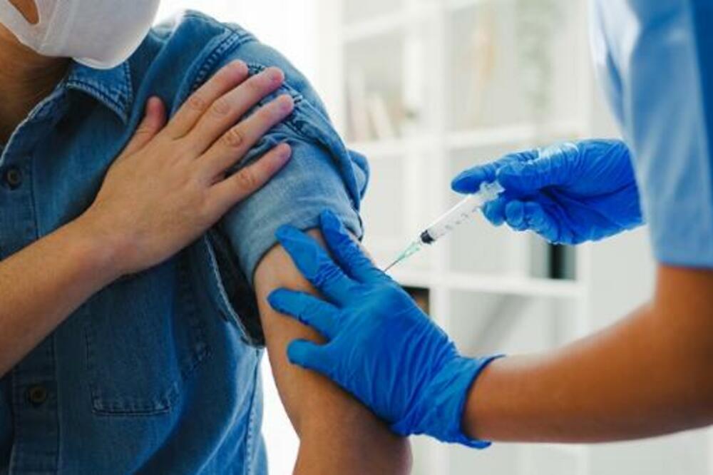 OTKAZ ILI VAKCINA: Medicinari u SAD imali samo jednu mogućnost, vakcinacija se povećala