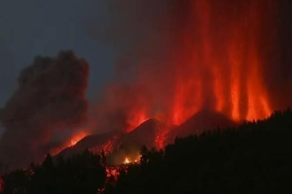 AERODROM NA OSTRVU LA PALMA PONOVO ZATVOREN: Vulkan eruptira gotovo 3 nedelje!