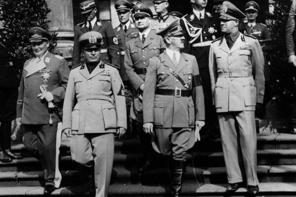 OŽENIO SE, NAPRAVIO TESTAMENT, PA IZVRŠIO SAMOUBISTVO: Kako su okončali Hitler i njegova Eva Braun?