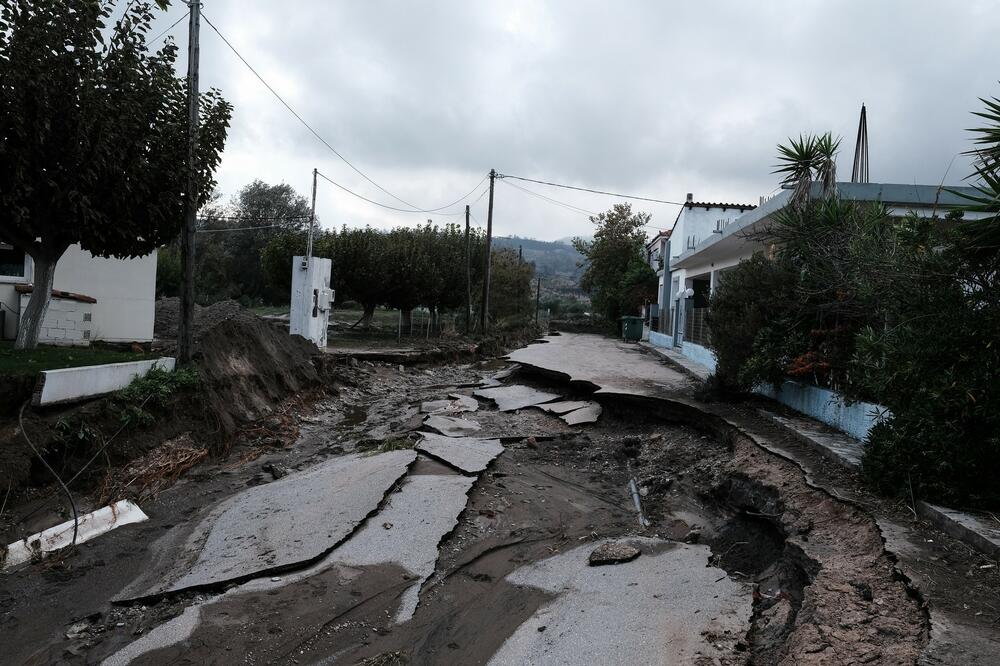 NOVA KATASTROFA NA GRČKOM OSTRVU: Nakon razornih požara Evija pogođena stravičnim poplavama (FOTO/VIDEO)