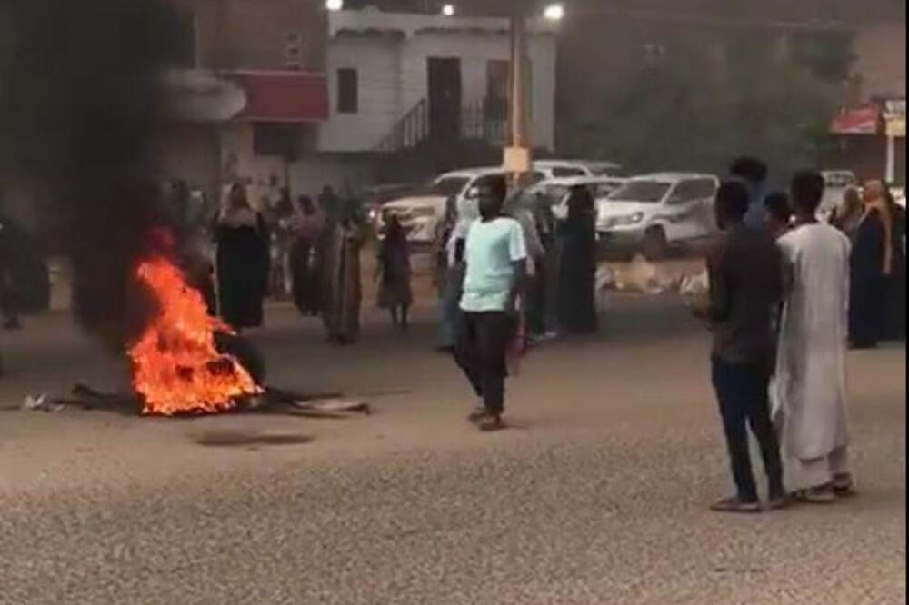HOROR U SUDANU SE NASTAVLJA: Ubijen još JEDAN demonstrant u sukobima sa VOJSKOM