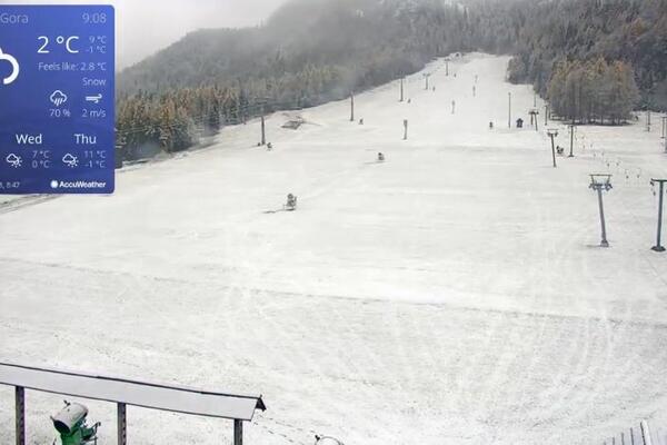 ZIMSKA IDILA: Pao prvi sneg na Kranjskoj Gori, popularno skijalište se ZABELELO! (VIDEO)