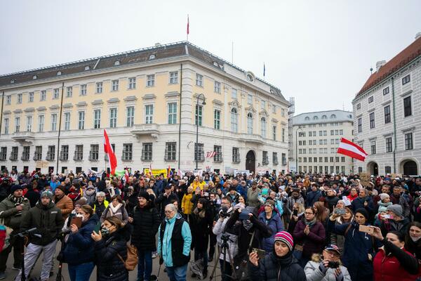 PRVI PROTEST GRAĐANA AUSTRIJE PROTIV LOKDAUNA: "Ovo je nezakonito i nehumano"