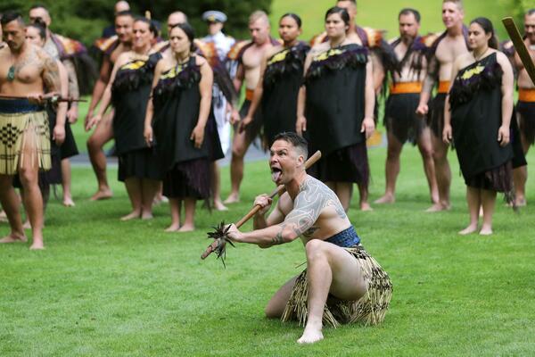 "NE PODRŽAVAMO NJIHOV STAV": Maori poručili antivakserima da prestanu da koriste njihov RATNI PLES!