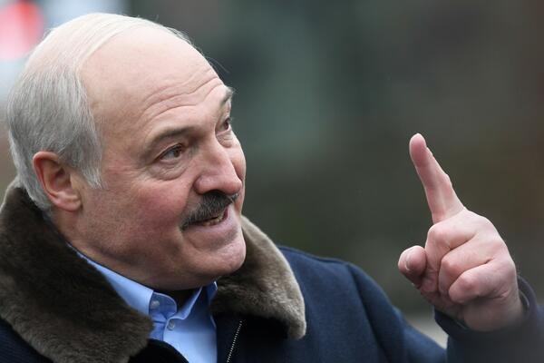 "PONEKAD MI JOŠ POMOGNE": Lukašenko OTKRIO svoju viziju BOGA, predsednik Belorusije ponovo ŠOKIRA! (VIDEO)