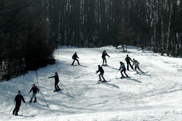 NI ZLATIBOR NI KOPAONIK: Čačani su pre 30 godina učili da skijaju na OVOJ PLANINI, tamo se ponovo gradi skijalište