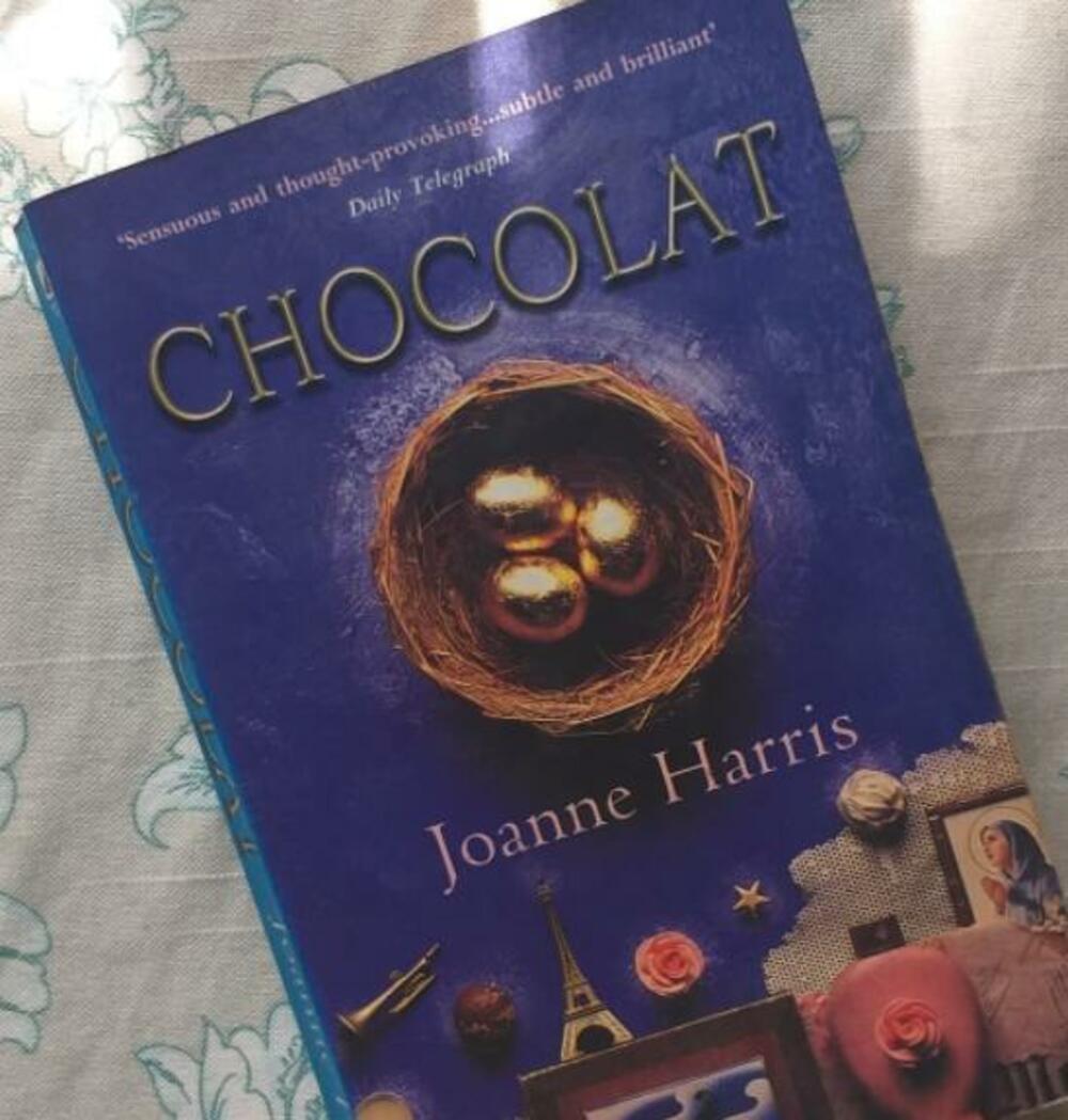 Čokolada, Roman Čokolada, Džoen Heris