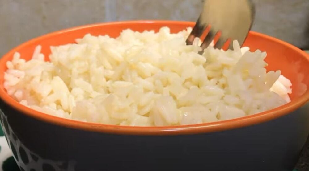 Priprema belog pirinča se razlikuje od pripreme smeđeg