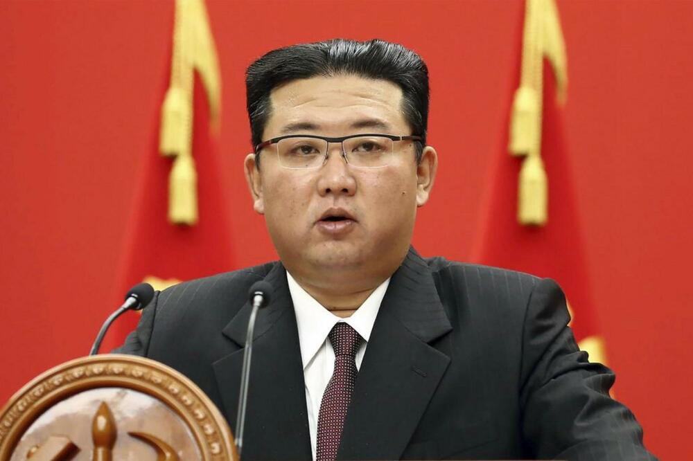 KIM DŽONG UN NEPREPOZNATLJIV: Lider Severne Koreje bio OPSEDNUT jednim jelom, a sada ima i NOVI NADIMAK!