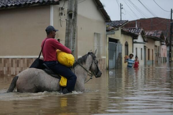 UŽAS U JUŽNOJ AFRICI: U poplavama stradalo više od 440 ljudi!