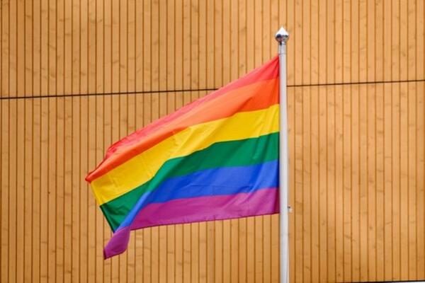 ENGLESKA CRKVA DONELA ISTORIJSKU ODLUKU: Tiče se gej parova, OVO SE NIJE OČEKIVALO