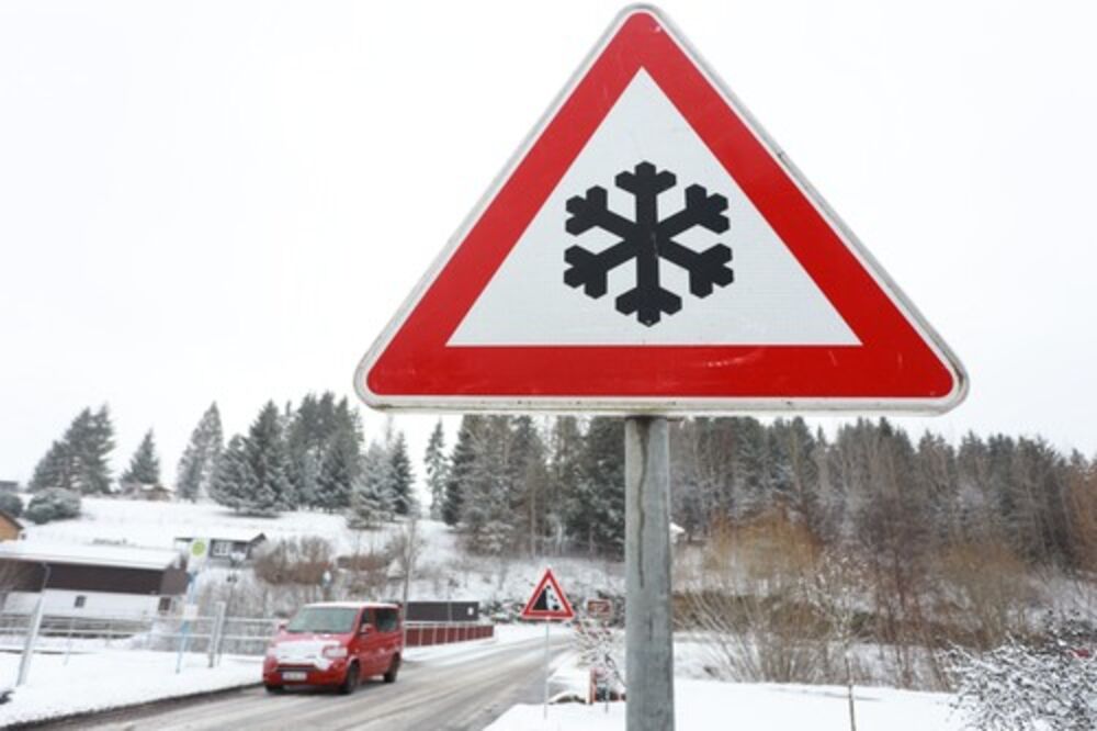Sneg, Zima, Saobraćaj, Znak za sneg, Zimski uslovi, Vožnja po snegu
