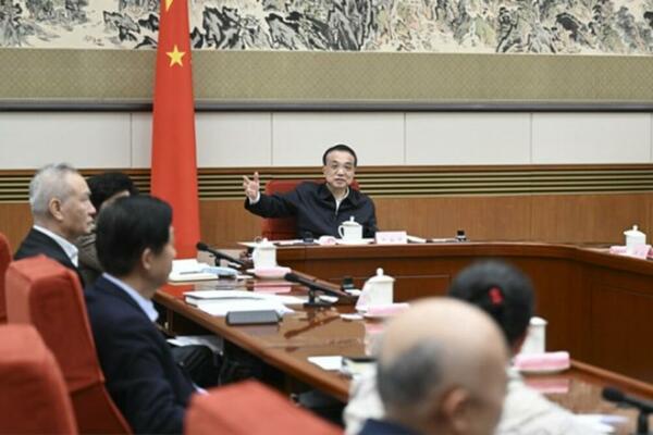 NACRT IZVEŠTAJA O RADU VLADE: Kineski premijer saslušo preduzetnike i stručnjake!