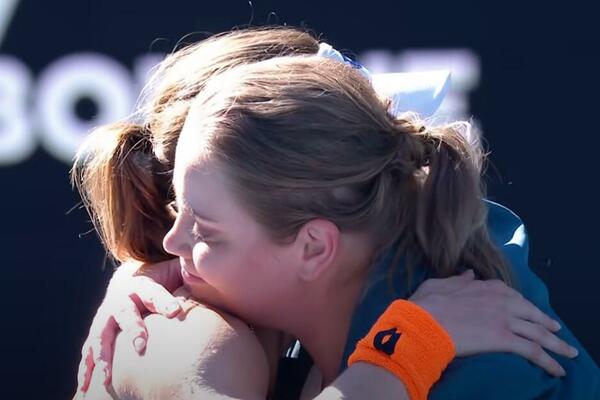 NAJDIRLJIVIJA SCENA AUSTRALIJAN OPENA: Jelena PLAKALA kao kiša zbog Francuskinje koja je podržala Novaka! (VIDEO)