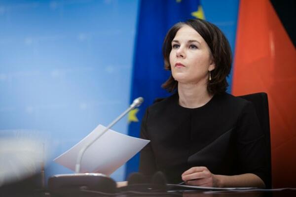 OZBILJNI RAZGOVORI: Analena Berbok brani odluku Berlina da ne pošalje oružje u Ukrajinu