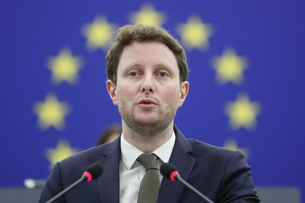 "ZA TO ĆE BITI POTREBNO VREME": Francuski ministar o ulasku Ukrajine u Evropsku uniju