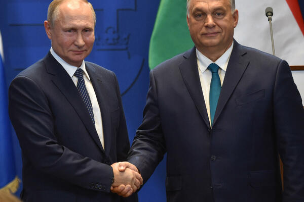 ORBAN NEŠTO ZNA? Mađarski premijer rekao PAPI kada će se rat u Ukrajini ZAVRŠITI