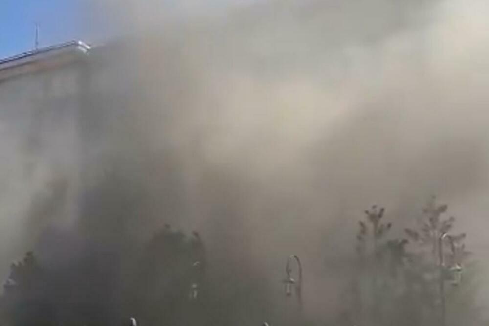 CENTAR MOSKVE U DIMU: Izbio požar pored gradonačelnikove kancelarije! (VIDEO)