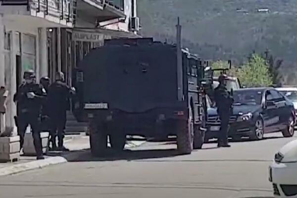 HAOS NA KOSOVU: Pripadnici ROSU upali u Štrpce, blokirali opštinu i pretresali školu!