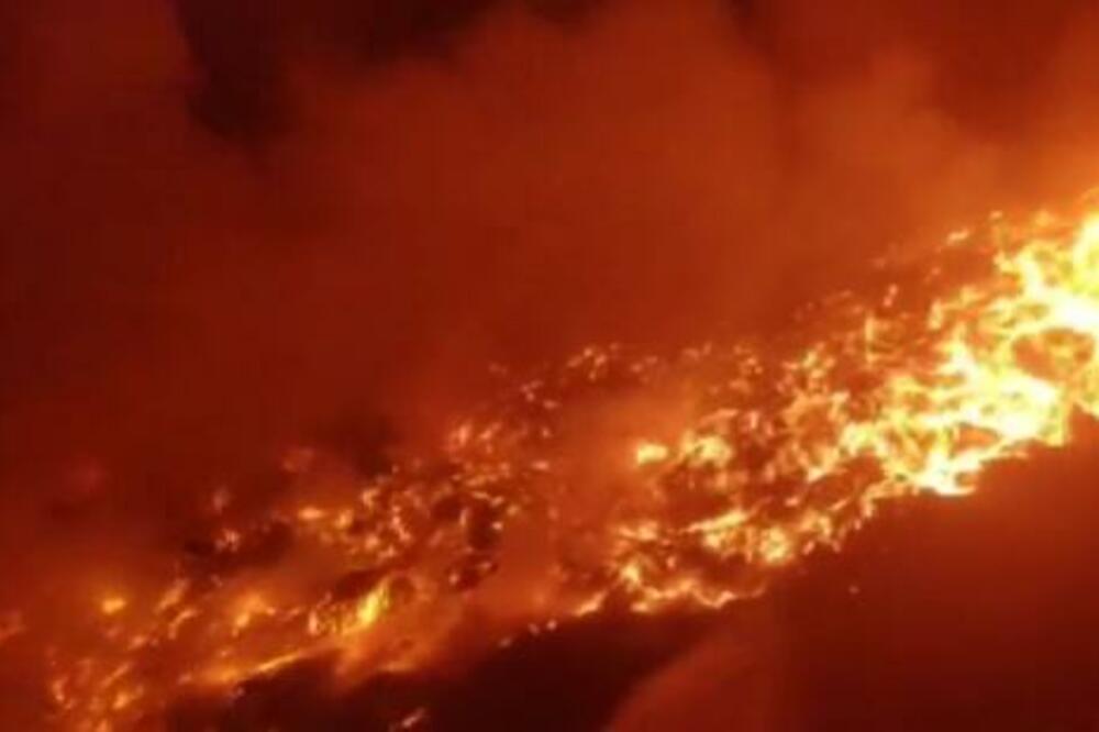 STRAVIČAN POŽAR: Gori PLANINA SMEĆA visoka 60 metara, vatrogasci se bore sa VATRENOM STIHIJOM već 3 dana! (VIDEO)