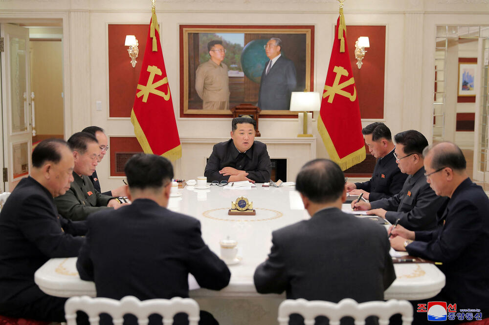 EPIDEMIJA TRESE SEVERNU KOREJU: Kako će korona uticati na režim Kim Džong Una?