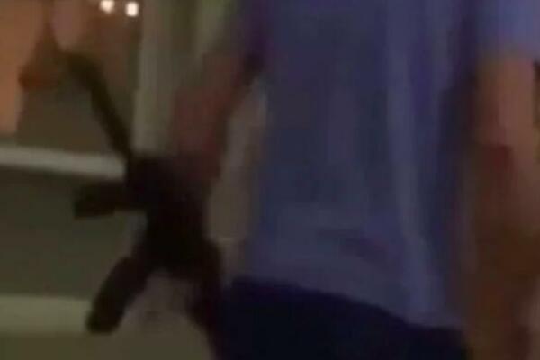 DRAMA U BRČKOM: Muškarac šetao sa PUŠKOM, policija reagovala (VIDEO)