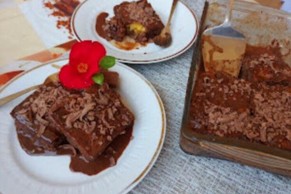 A SPREMA SE TAKO JEDNOSTAVNO: Kremasti kolač sa čokoladnim prelivom, vaš SLATKI GREH (RECEPT) (VIDEO)