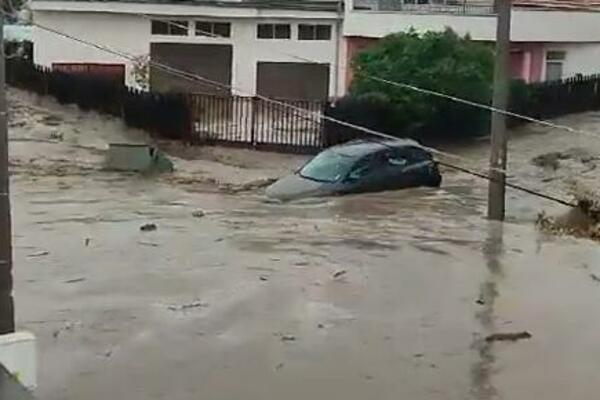 TRAGEDIJA U BUGARSKOJ: Najmanje 2 osobe POGINULE u poplavama, više ljudi se vodi kao NESTALO