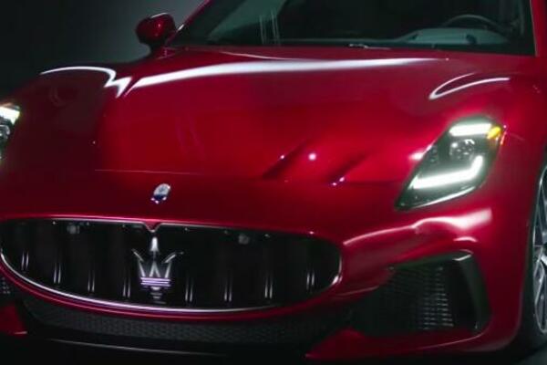 LEPOTAN IZ ITALIJE ODUZIMA DAH: Pogledajte kako izgleda Maserati GranCabrio sa 550 konja (VIDEO)