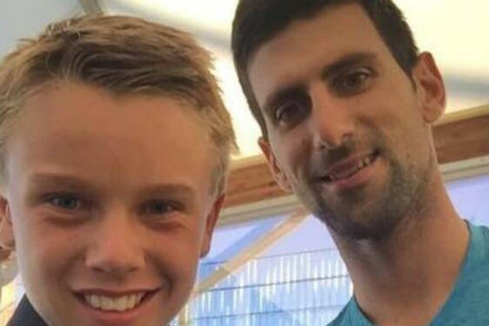 HIT! Poznajete li dečaka koji je zamolio Novaka za selfi? (FOTO)