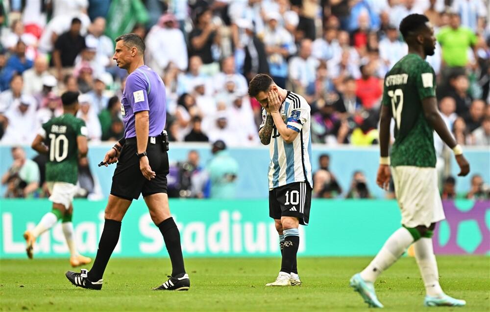 Razočarani Lionel Mesi na utakmici Argentine i Saudijske Arabije