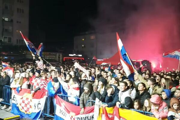 HRVATI SE OPET OBRUKALI: Dalića u Livnu dočekali sa "Za dom spremni!" (FOTO) (VIDEO)