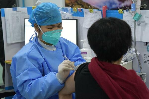 Kina prilagodila mere za upravljanje kovidom-19